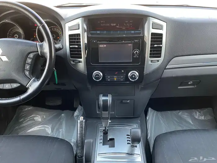 ميتسوبيشي باجيرو GLS 23