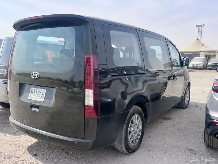 للبيع ستاريا هونداي 2024 ديزل شغال اتماتيك 4