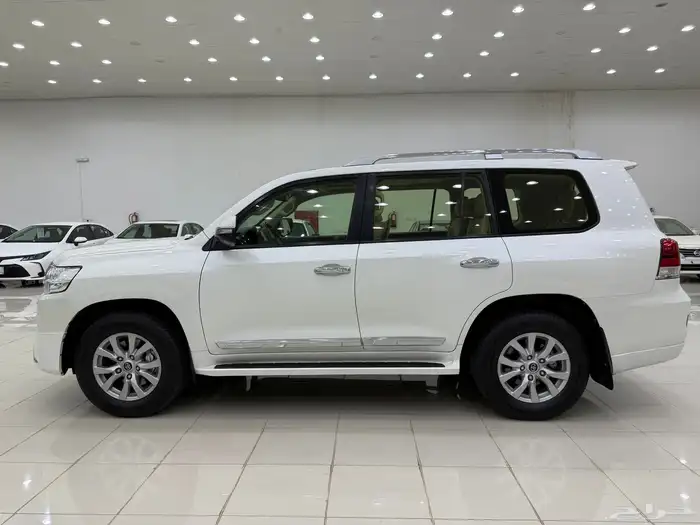 لاندكروزر 2018 GXR فل كامل 8 سلندر بنزين 9