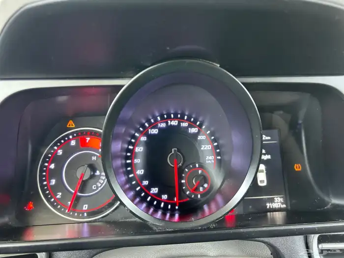 هيونداي  النترا 2022 استاندر   مكينه 2000 سي سي 23