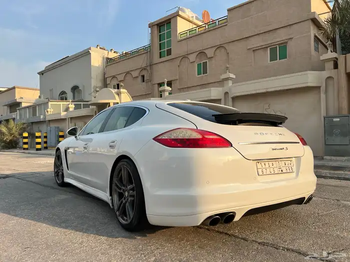 بورش باناميرا اس 7