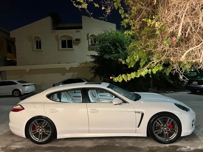 بورش باناميرا اس 0