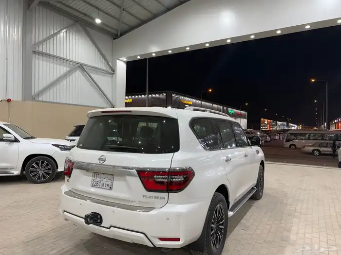 نيسان باترول 2023 فل كامل بلاتينيوم V6 سرندل مخزن 7