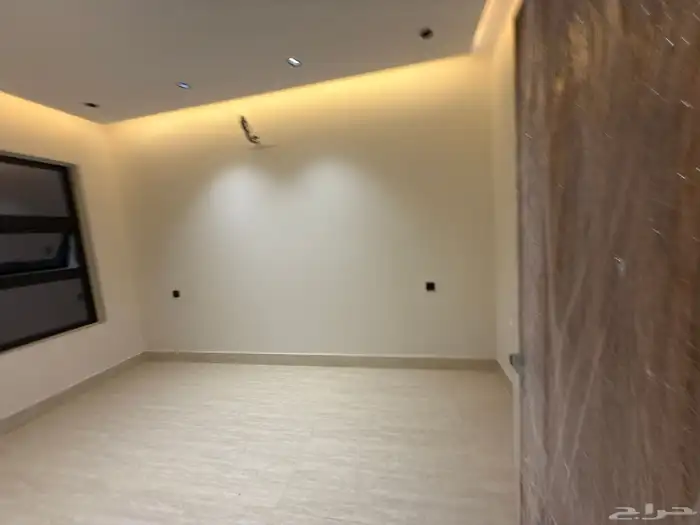 للبيع فلل مودرن بتصميم عصري ابها حى الزهور طريق المحاله ب 22