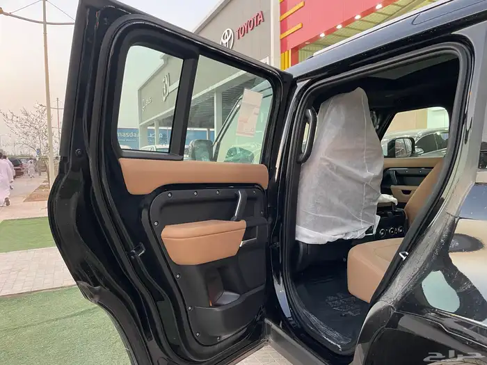 لاند روفر ديفندر2025- X-DYNAMIC-HSE سعودي داخلي جملي بنزين 9
