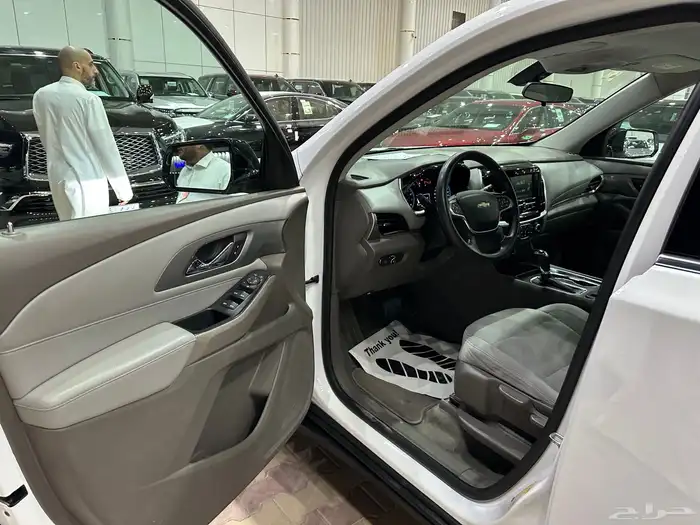 شيفورليه ترافيرس LS موديل 2018 نظيف 17