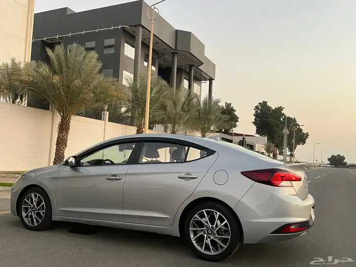 هيونداي لنترا (افانتي) بدي وكاله نظيفه جدا ممشى قليل 16