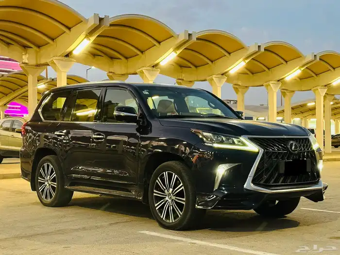 للبيع لكزس LX570s الموديل 2018 محركات وكاله السعر 225000 17