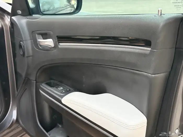 كرايزلر C300s موديل 2021 بحالة الوكاله شرط 22