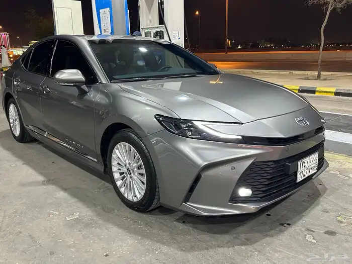 كامري 2025 سعودي تيتانيوم LE 0