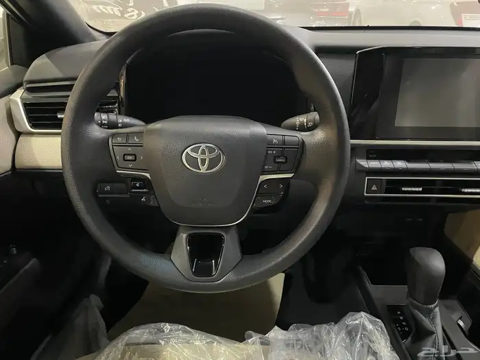 كامري استاندر 2025 سعودي ابيض - تيتانيوم 8