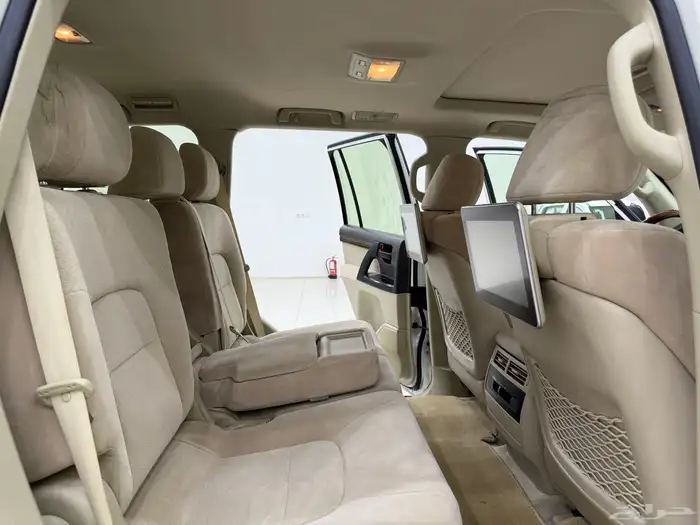 لاندكروزر 2018 GXR فل كامل 8 سلندر بنزين 23