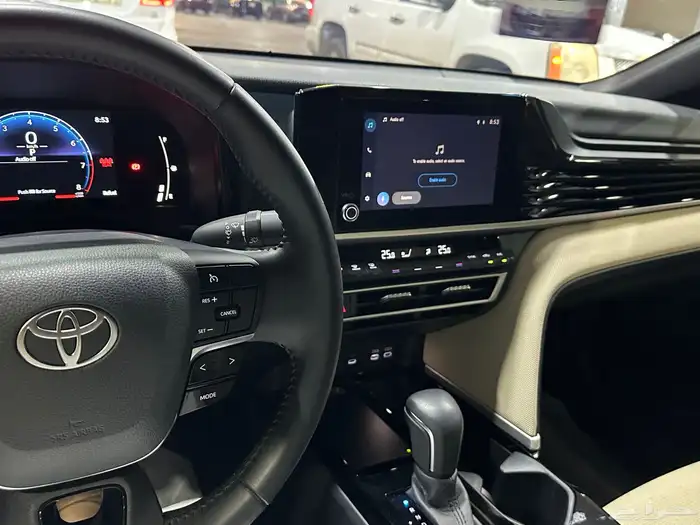 كامري 2025 سعودي تيتانيوم LE 7