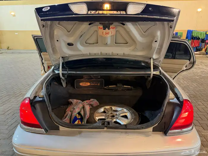 فورد فكتوريا 1