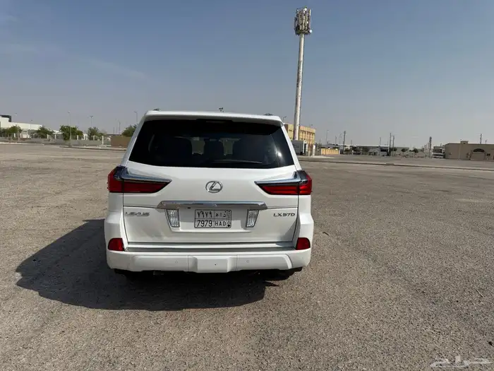 سياره لكزس LX570 موديل 2017 0