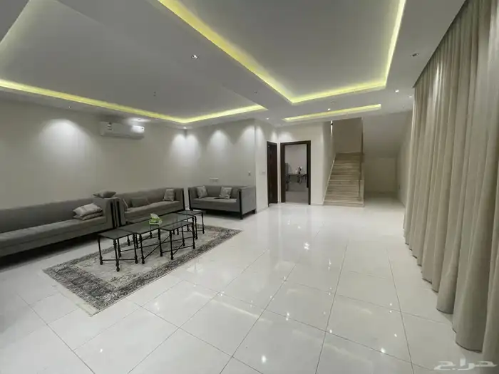 للإيجار فيلا المشرقية حي الجنادرية 17