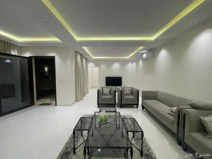 للإيجار فيلا المشرقية حي الجنادرية 10