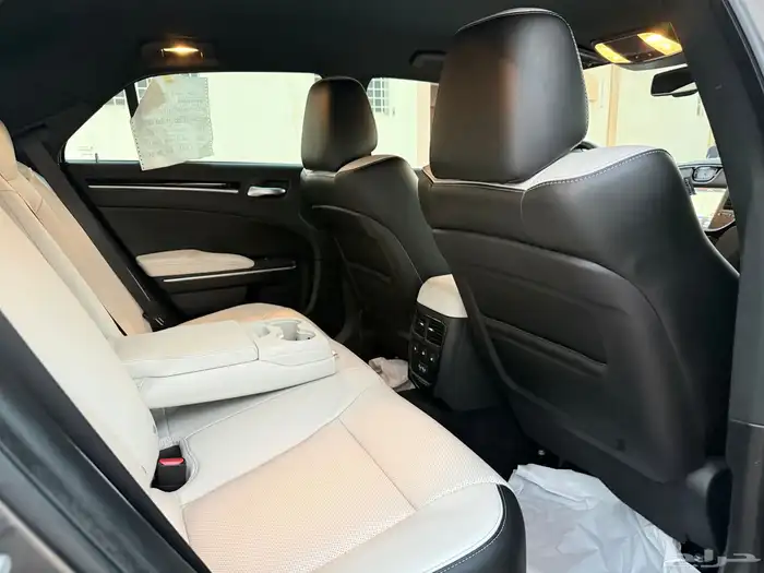 كرايزلر C300s موديل 2021 بحالة الوكاله شرط 34