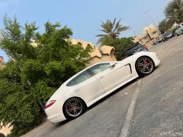 بورش باناميرا اس 17