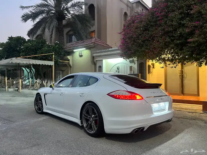 بورش باناميرا اس 12