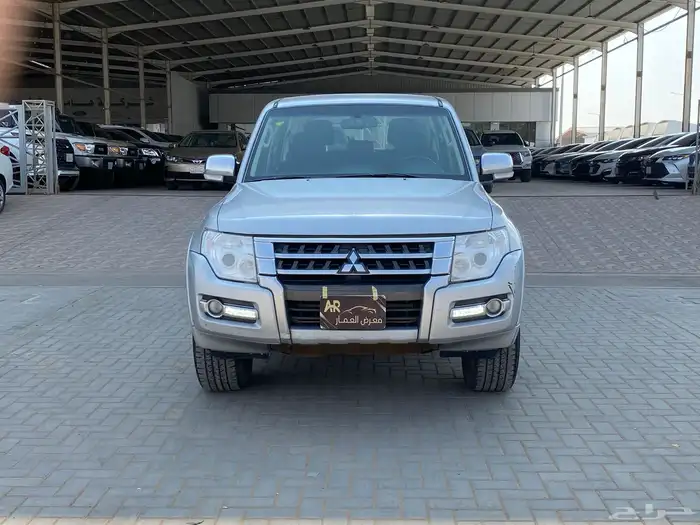 ميتسوبيشي باجيرو GLS 2