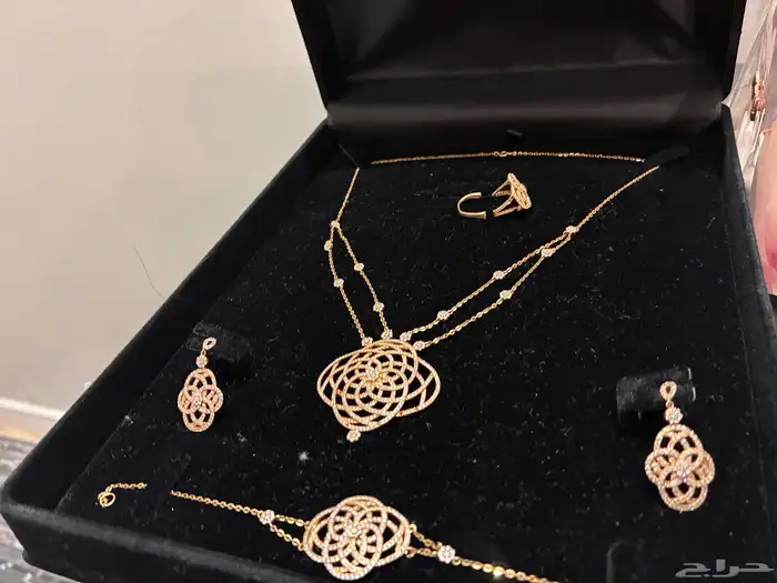 طقم ذهب مستعمل عيار 18 0