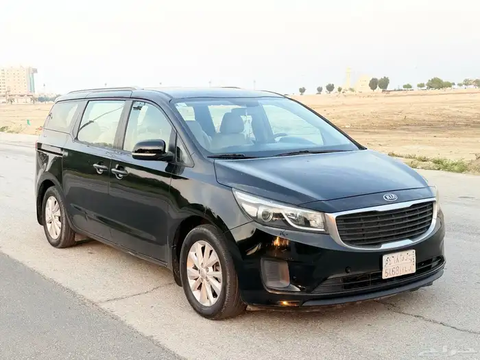 كيا كرنفال 2015 بنزين نضيف 11 راكب للبيع 0