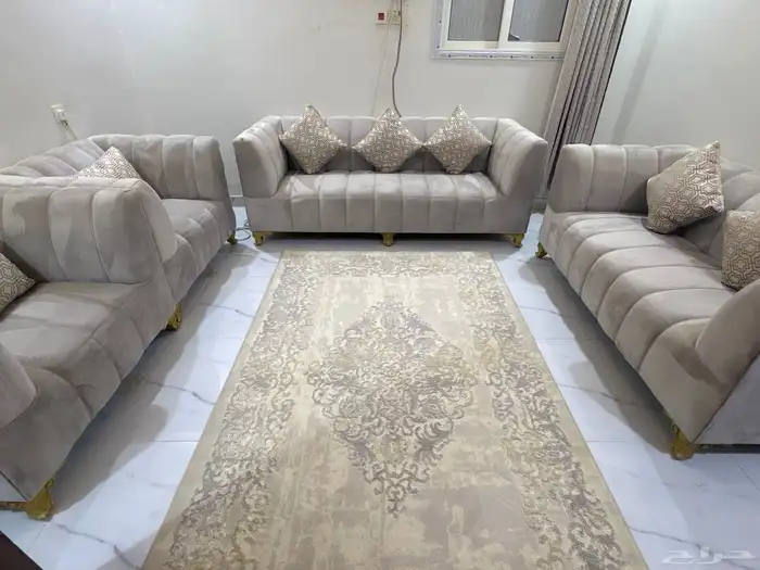 طقم كنب مع ستارة و سجادة 0