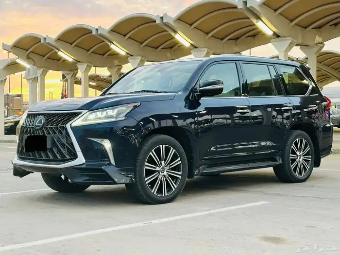 للبيع لكزس LX570s الموديل 2018 محركات وكاله السعر 225000 6
