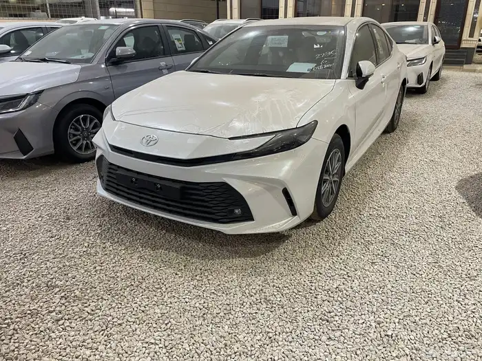 كامري استاندر 2025 سعودي ابيض - تيتانيوم 0