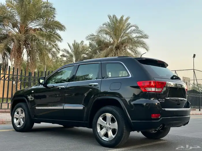 جيب جراندي شروكي موديل 2013 سعودي دبل 10