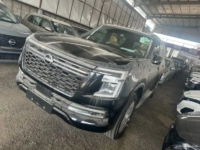 نيسان باترول بلاتينيوم V6 تنفس طبيعي 2026 اسود داخل جملي 2