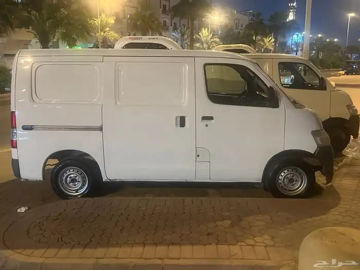 للبيع فان بضاعة قلاجة عدد 2 بحالة ممتازة 2