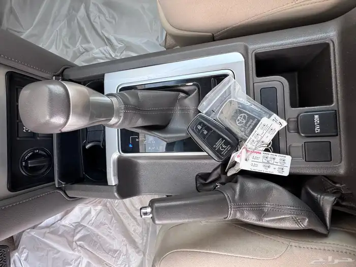 تويوتا برادو VX 2020 فل الفل 19