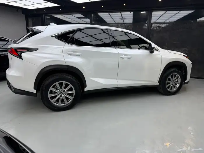 لكزس NX200 10