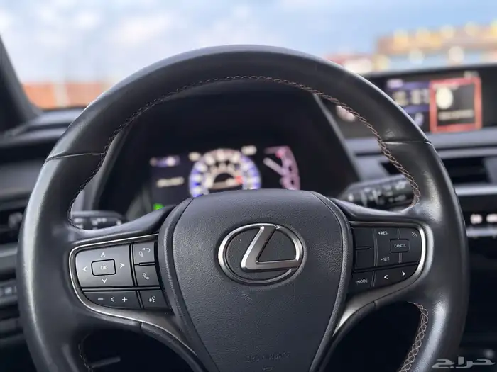 لكزس UX20 2019 مخزن بدي وكاله عداد 25 الف km 33