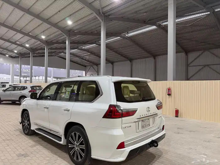 لكزس LX 570 2017 فل كامل DD بودي وكالة 8