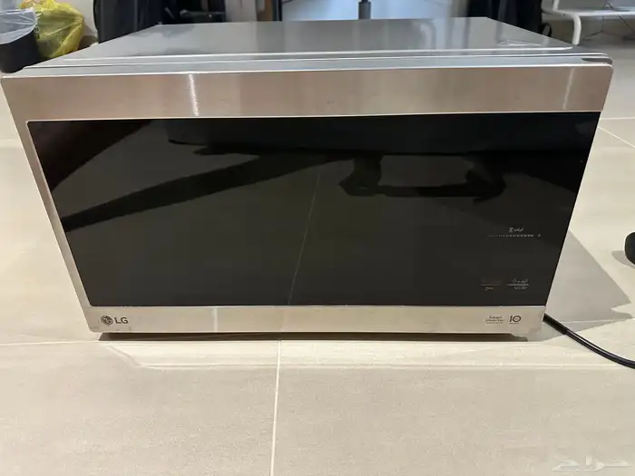 Used LG Microwave Solo 42L ال جي مستعمل مايكرويف 42 ليتر 0