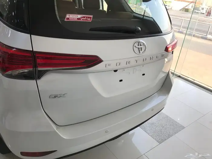 تويوتا فورتشنر 2025 بنزين 4 سلندر دفع رباعي 3