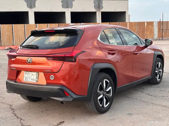 لكزس UX20 2019 مخزن بدي وكاله عداد 25 الف km 6
