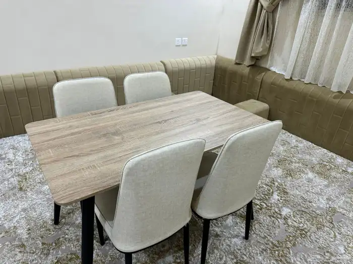 طاولة طعام 4 اشخاص 1