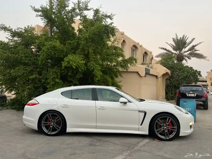 بورش باناميرا اس 16