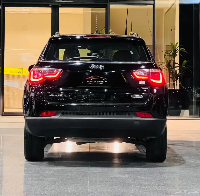 جيب شروكي 2019 ( بحالة ممتازة ) 3