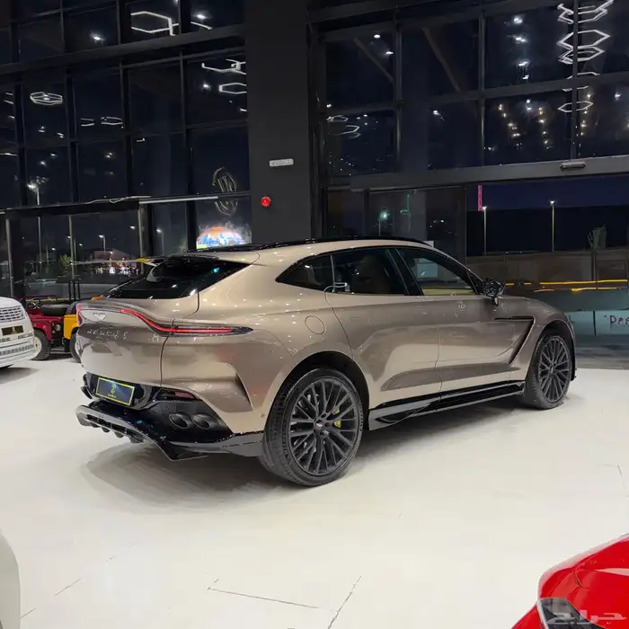 Aston Martin DBX 707 2023 مستخدم 2
