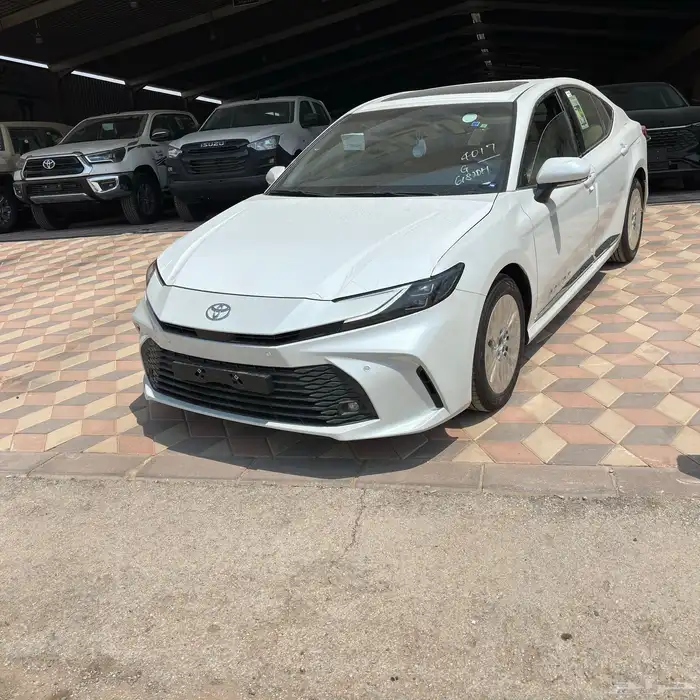 كامري LE بنزين 2025 سعودي 1