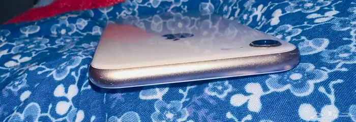 ايفون 8 مع كرتونه نظيف جدا 2