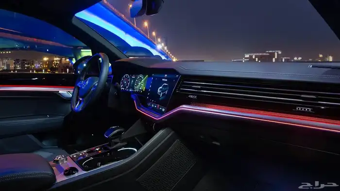 جيب طوارق فولكس واجن أسود R-line 2022 Touareg Volkswagen SUV 11