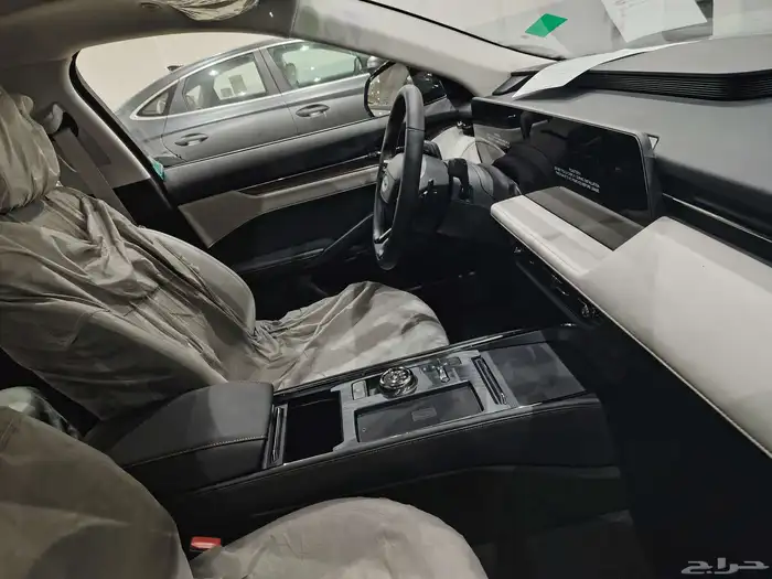 فورد تورس تيتانيوم 2026 14