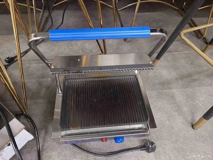 كونتر خشب كاشير طاوله سلستين قليه زيت حماصه خبز صاج برجر 3