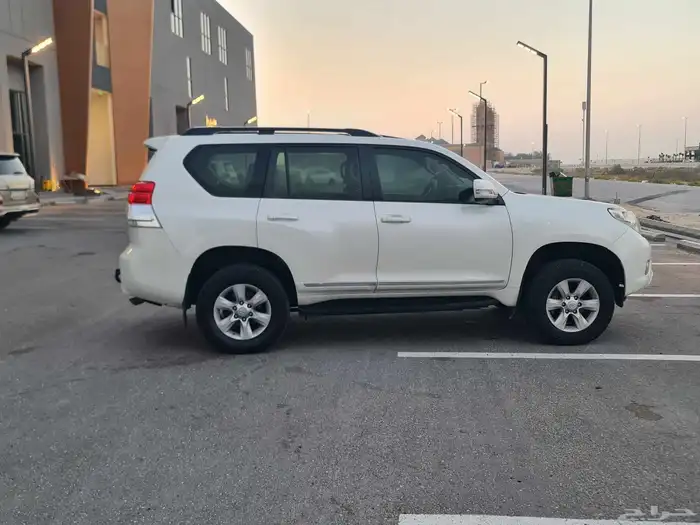 للبيع برادو موديل 2013 وراد عبداللطيف 6 سلندر 7